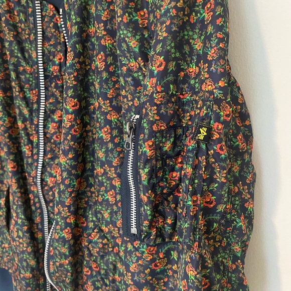 Alpha Industries reversible floral bomber jacket L - Picture 7 of 7